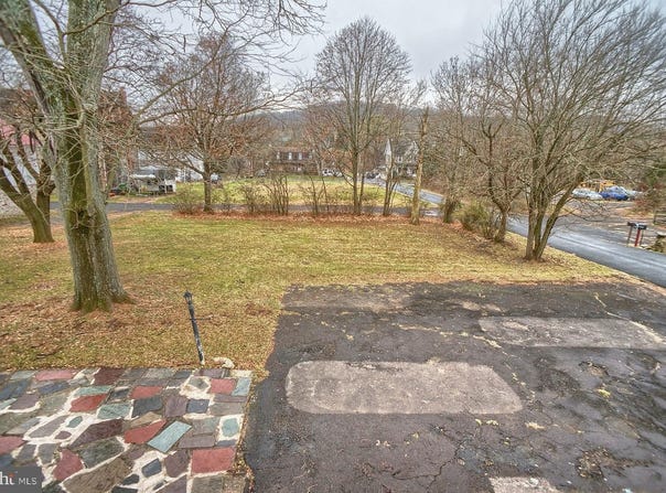 3202 ROUTE 212, SPRINGTOWN, PA 18081