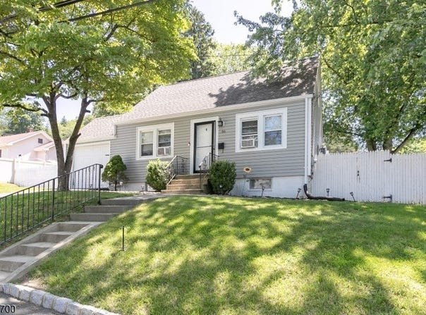 66 Clark St, Mine Hill Twp., NJ 07803-3152