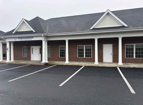 1557 COMMERCE AVE, STAUNTON, VA 24401