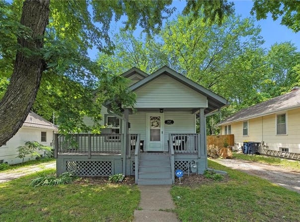 707 W 75th Terrace, Kansas City, MO 64114