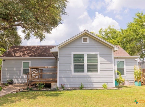 310 E Second St, Cuero, TX 77954