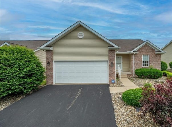 125 Fitch Boulevard unit: 263, Austintown, OH 44515