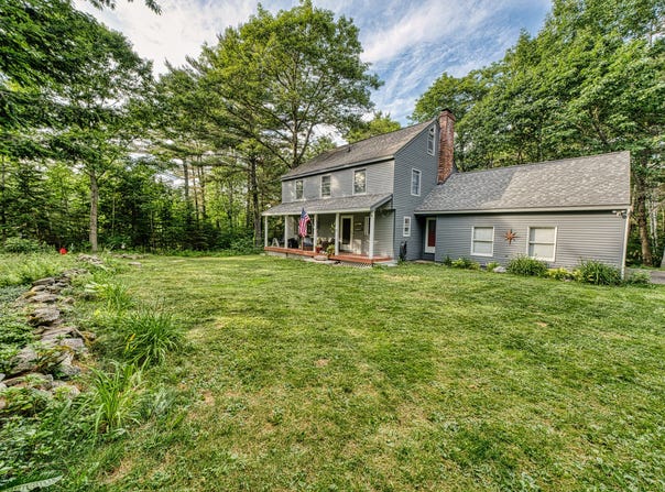 48 Griffin Ave Avenue, Hampden, ME 04444