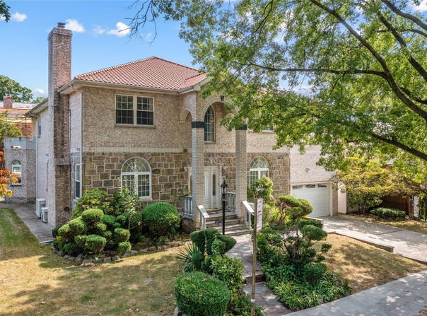 86-05 Somerset, Jamaica Estates, NY 11432