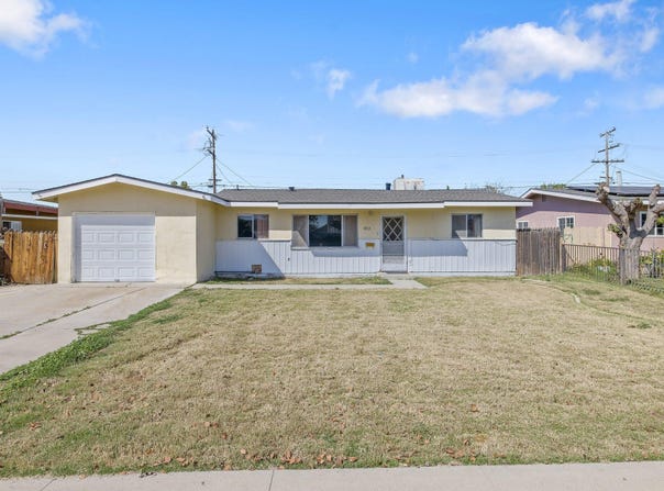 1813 6th Avenue, Delano, CA 93215