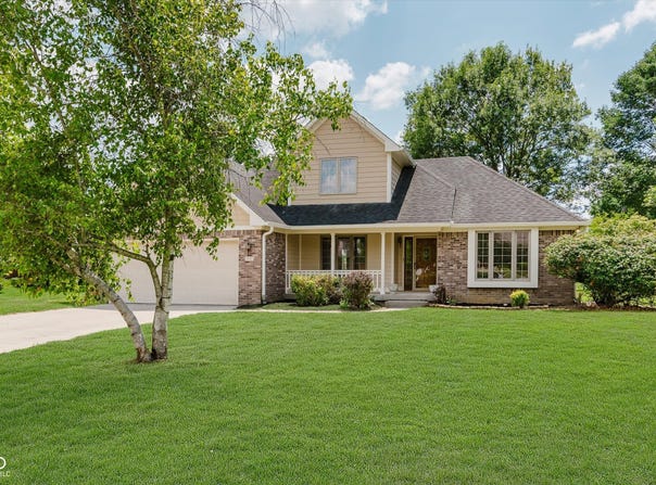 93 Park Forest Drive N, Whiteland, IN 46184