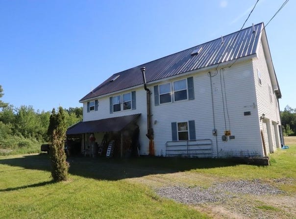 8 Martins Lane, Glenburn, ME 04401