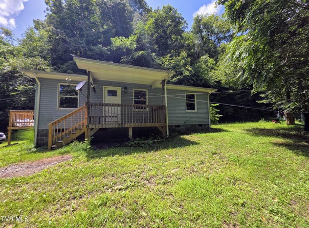 948 Victoria Dr, Clinchco, VA 24226