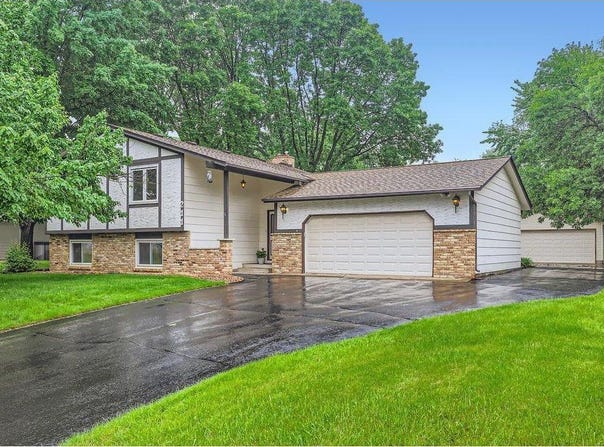 211 Mckinley Street, Anoka, MN 55303