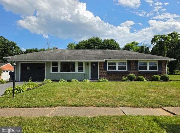 13 MESSICK Drive, MIDDLETOWN, PA 17057