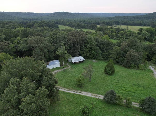 221 Lusk Rd, Golconda, IL 62938
