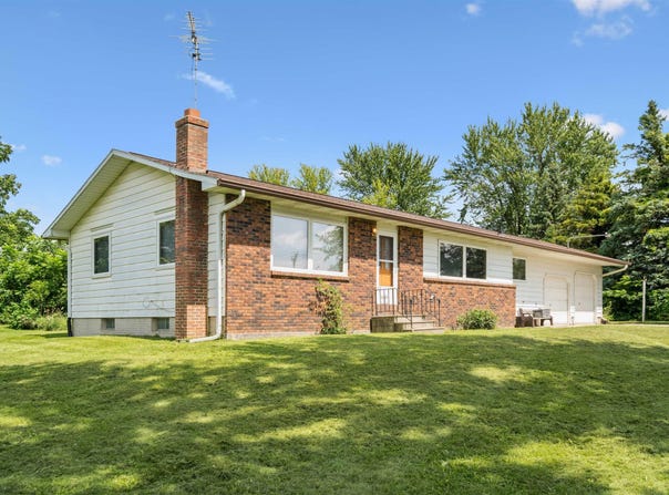 1675 JAMESTOWN Avenue, Independence, IA 50644