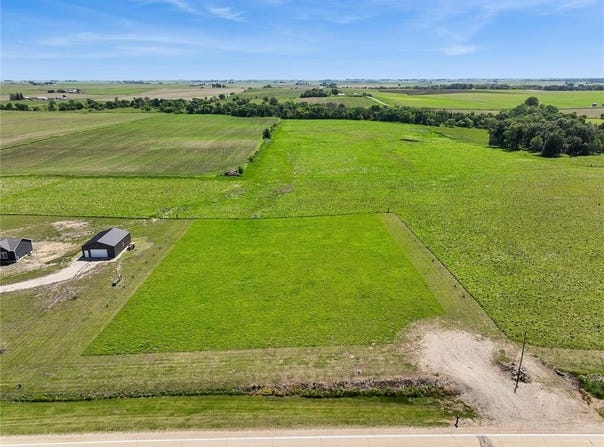 3338 Troy Mills Boulevard, Coggon, IA 52218
