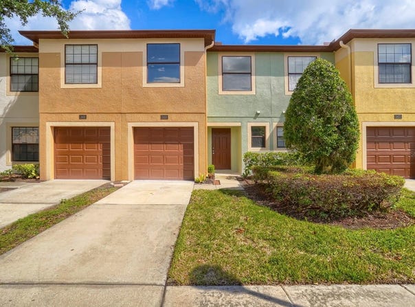 2453 EDGEWATER FALLS Drive, BRANDON, FL 33511