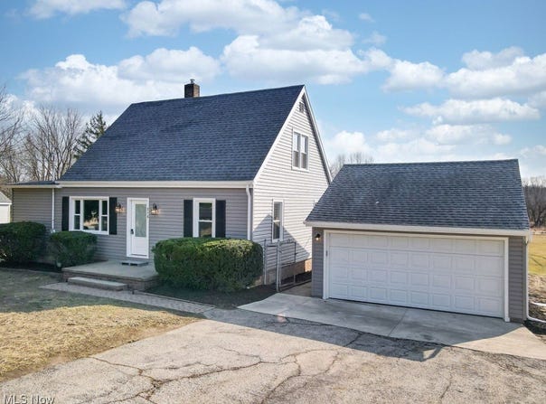 216 N Thomas Road, Tallmadge, OH 44278