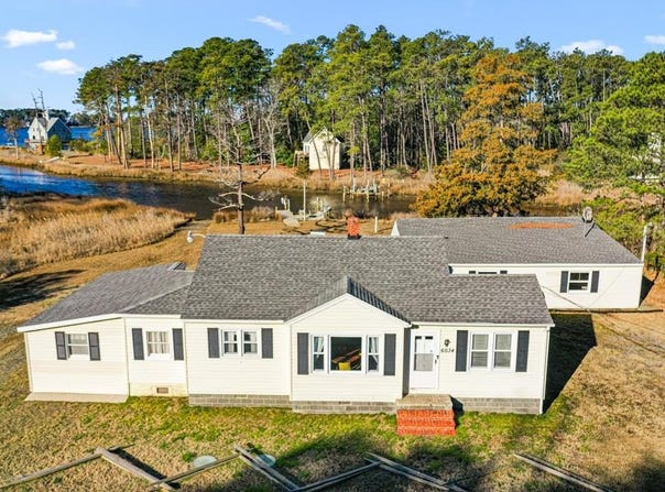 6034 Windmill Point Road, White Stone, VA 22578