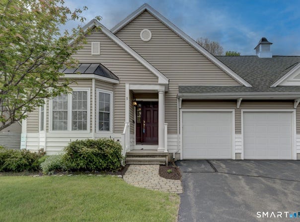 5 Lantern Lane, Vernon, CT 06066
