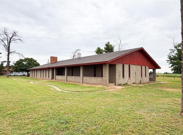 4613 Sand Road, Vernon, TX 76384