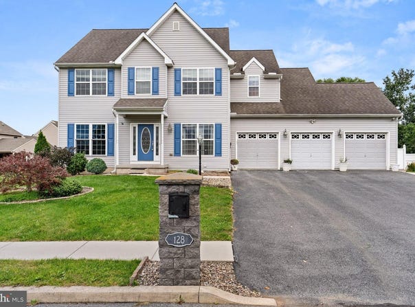 128 S THISTLEDOWN Drive, PALMYRA, PA 17078