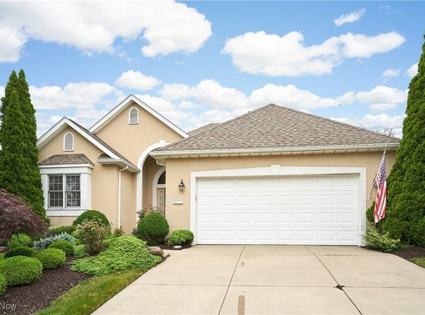 1977 Fox Trace Trail, Cuyahoga Falls, OH 44223