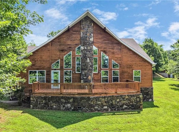 141 Hawn  AVE, Huntsville, AR 72738