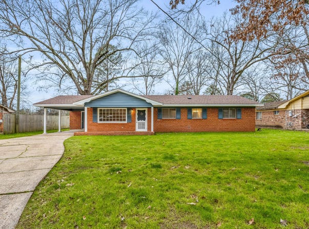 709 Sassafras, Starkville, MS 39759