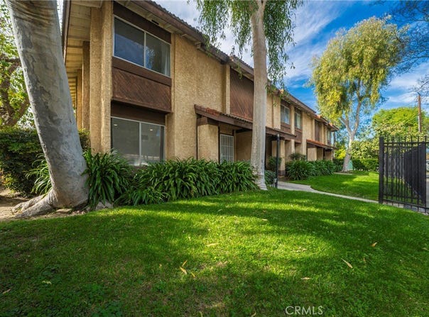 8347 Burnet Ave, North Hills, CA 91343