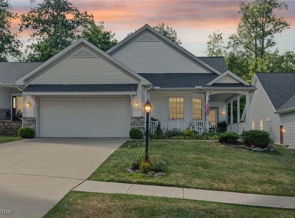 18322 Crystal Lakes Drive, North Royalton, OH 44133