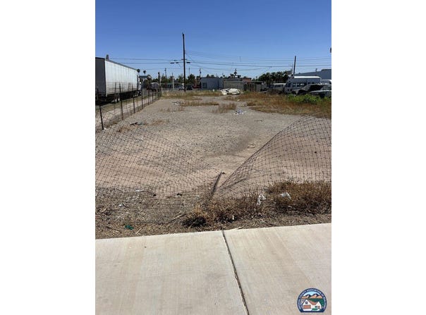 922 Emerson Ave, Calexico, CA 92231