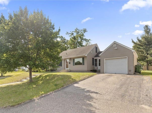 5107 Corvallis Avenue N, Crystal, MN 55429