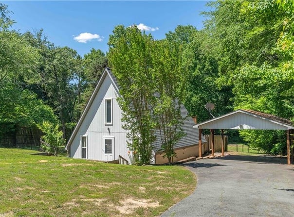 310 James Road, Clemmons, NC 27012