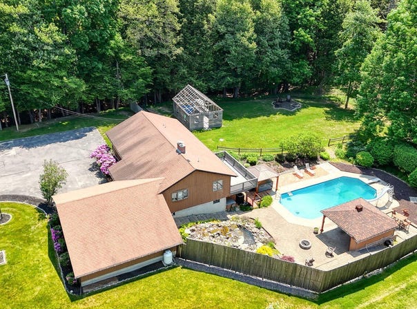 25 Nash Drive, Chelsea, ME 04330