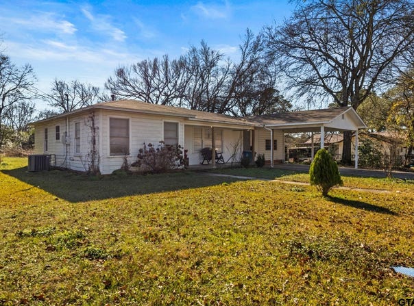 1210 E 4th, Mt Pleasant, TX 75455