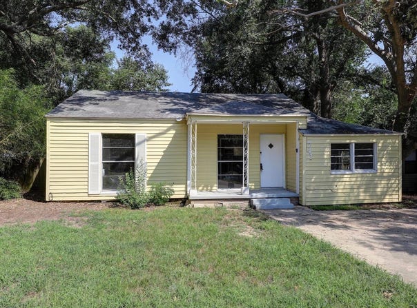 741 Macarthur Avenue, Wake Village, TX 75501