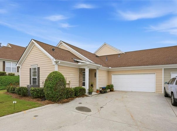 304 Gable Brook Drive, Grayson, GA 30017