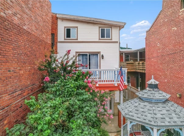 2422 E Carson Street, South Side, PA 15203