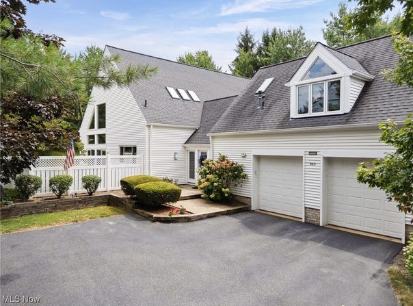 985 Goldenrod Trail, Aurora, OH 44202