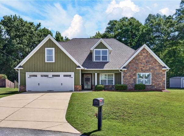 12 Easy Street, Seale, AL 36875