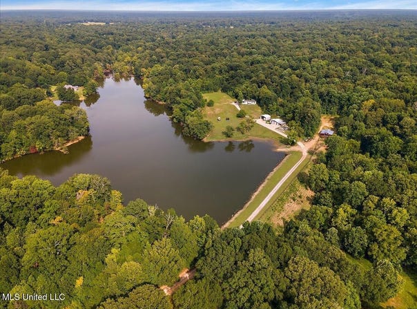 317 Lakeview Drive, Yazoo City, MS 39194