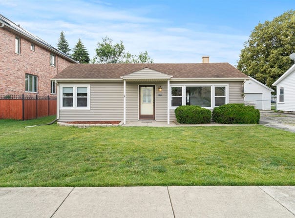 6449 W 84th Street, Burbank, IL 60459