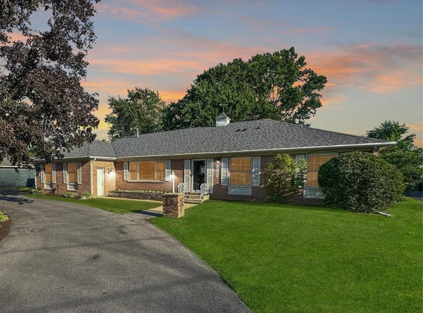 2213 E Cleveland Avenue, Hobart, IN 46342
