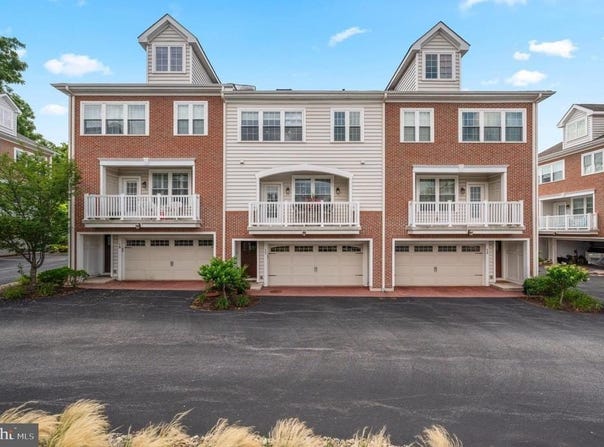 17 VILLAGE SQUARE, PAOLI, PA 19301