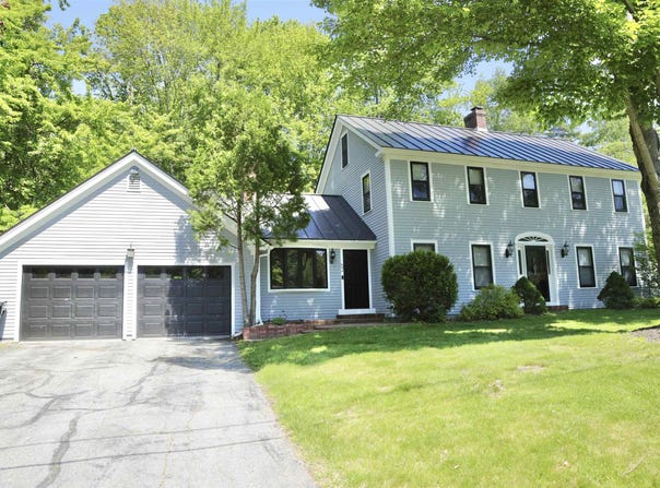 52 Ledgewood Road, Claremont, NH 03743