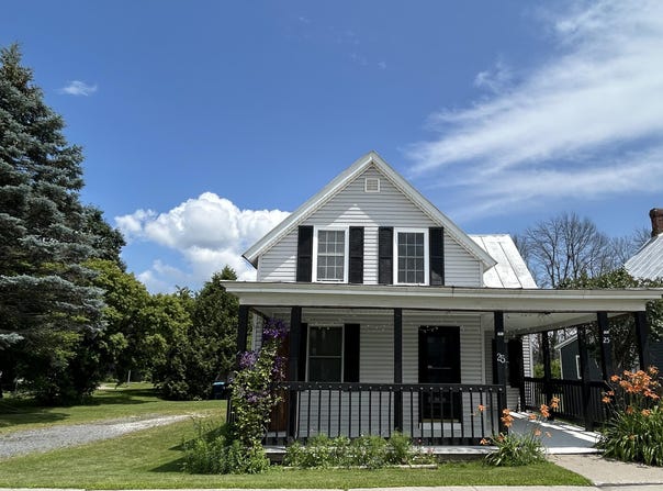 25 Lake Street, Rouses Point, NY 12979