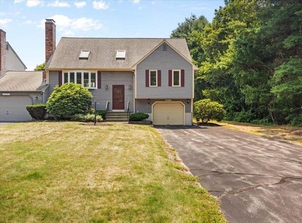 201 Comfort St, Bridgewater, MA 02324