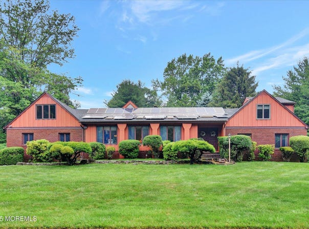 25 Deer Path, Holmdel, NJ 07733