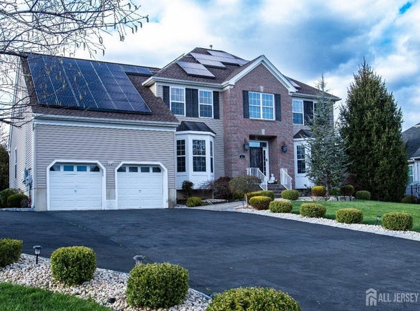 23 Keswick Circle, Monroe, NJ 08831