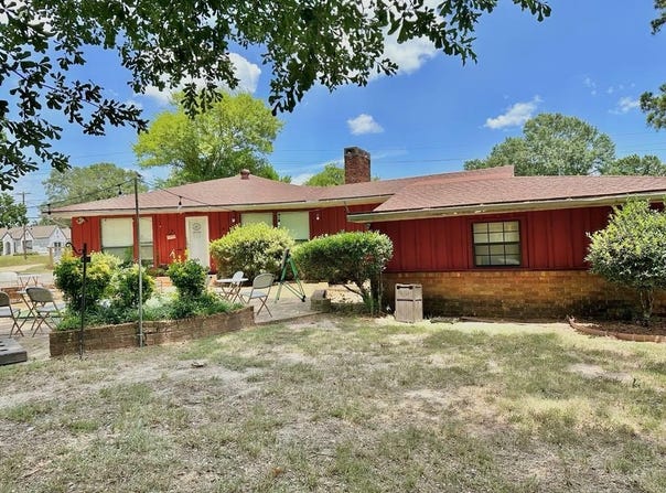 306 Tenaha Street, Center, TX 75935