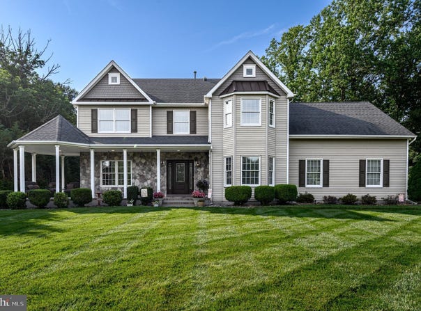 12 DEERPATH LANE, COLUMBUS, NJ 08022
