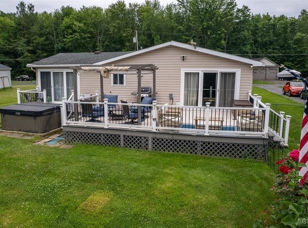 9715 Ethel Road, Clay, NY 13029